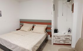 Ola Kala Apartments And Rooms